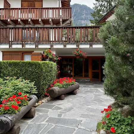The Courma - Warm 4 Family With Mont Blanc View